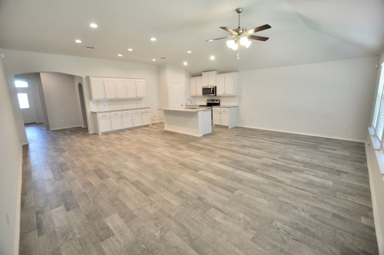 1008 Deer Valley Dr - Photo 3 of 18