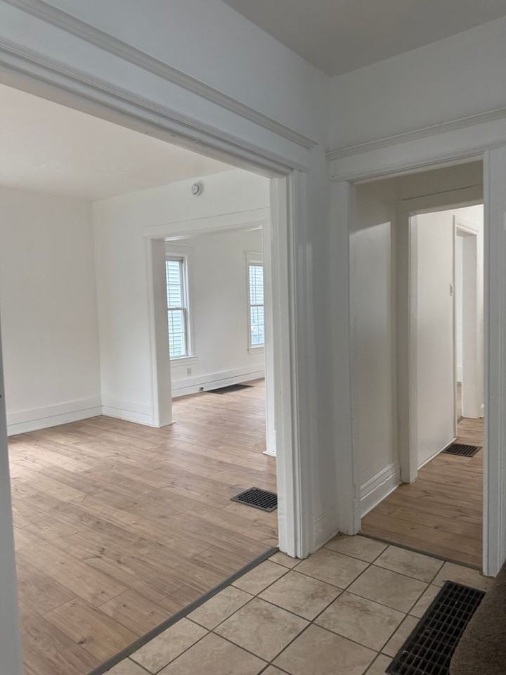 69 Kingston St - Photo 3 of 24