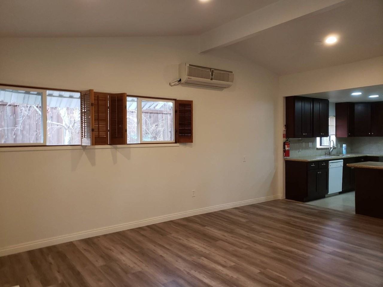 5910 Bob Street - Photo 7 of 27