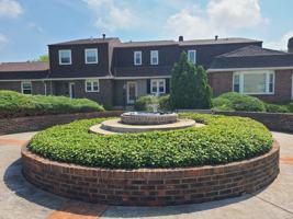 featured image of 2595 Stratford Dr