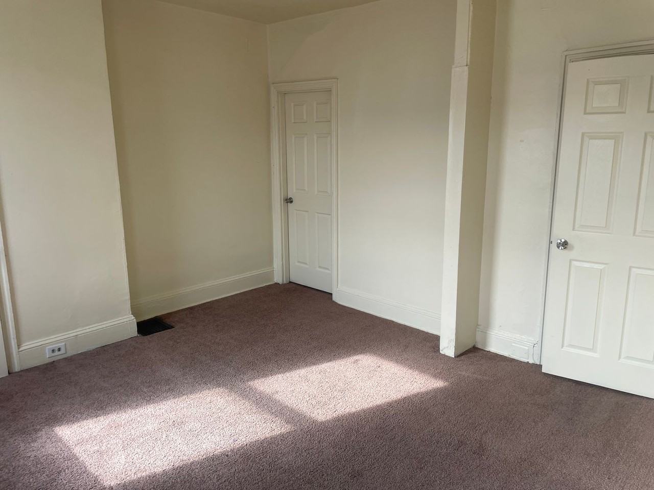 3924 Coral St - Photo 5 of 6