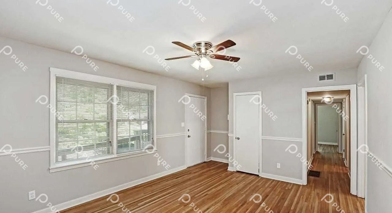 3206 Bayless Drive Southwest - Photo 4 of 14