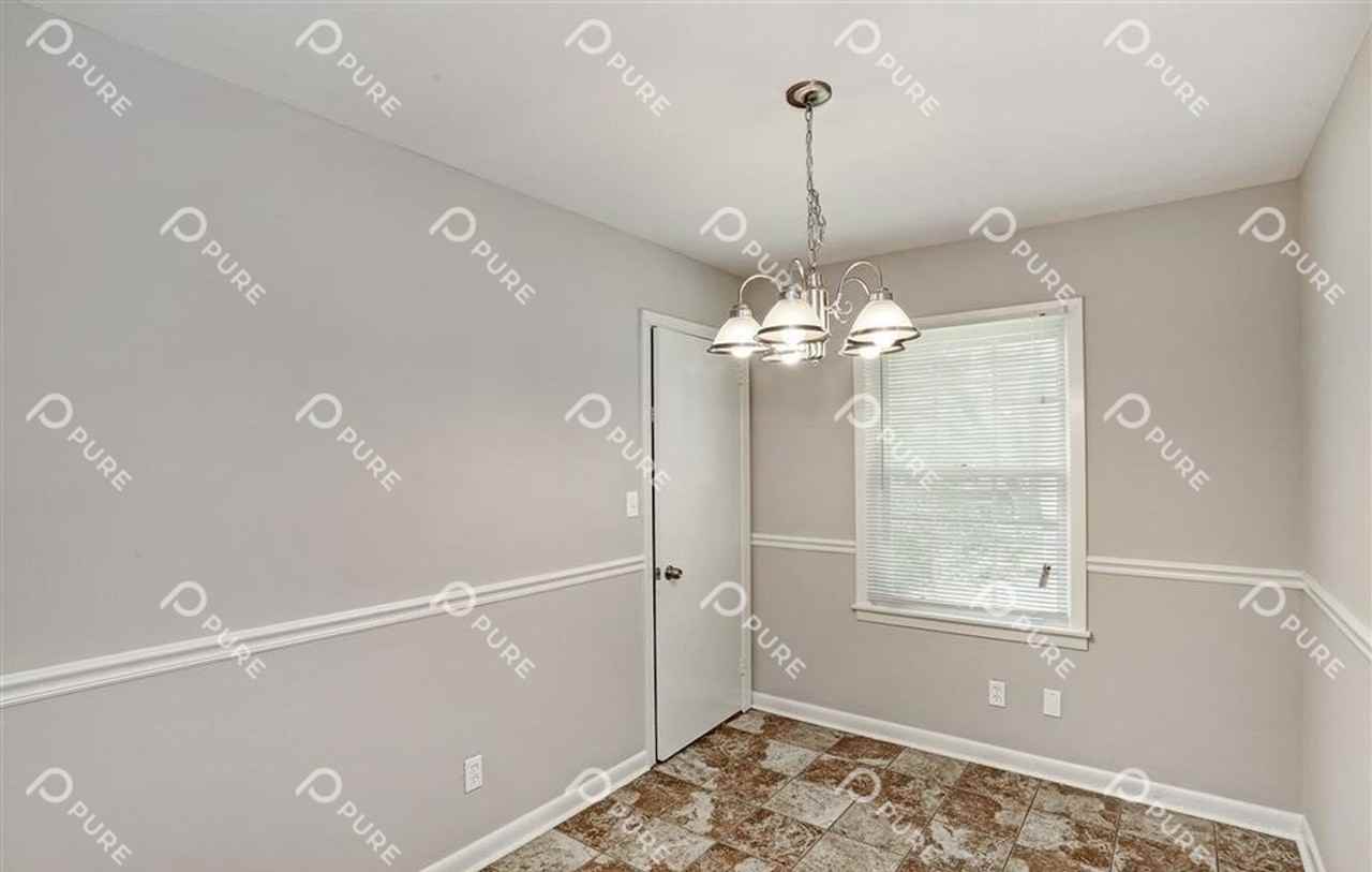 3206 Bayless Drive Southwest - Photo 5 of 14