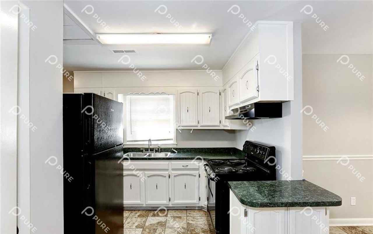 3206 Bayless Drive Southwest - Photo 6 of 14