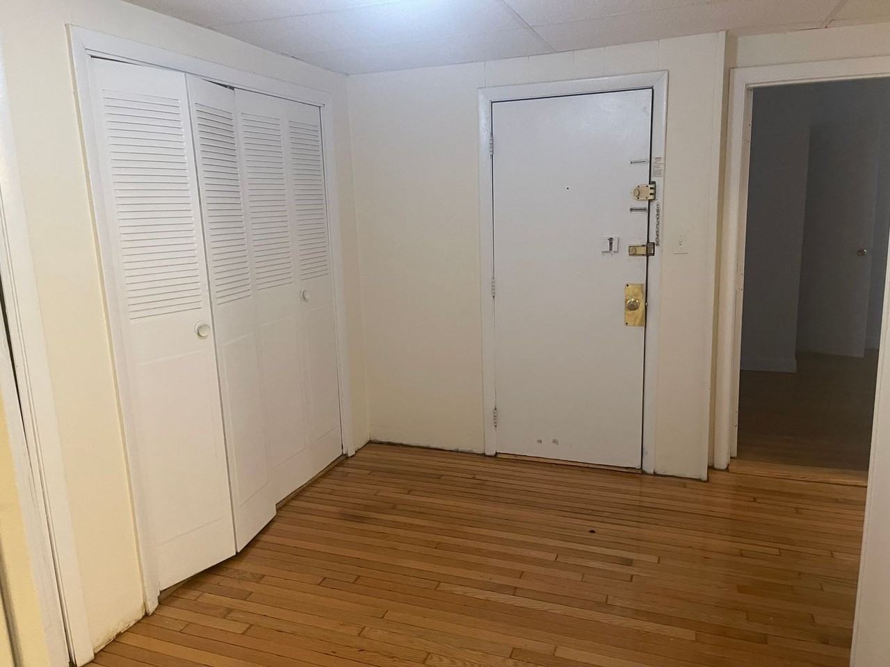 1133 Commonwealth Ave - Photo 3 of 10