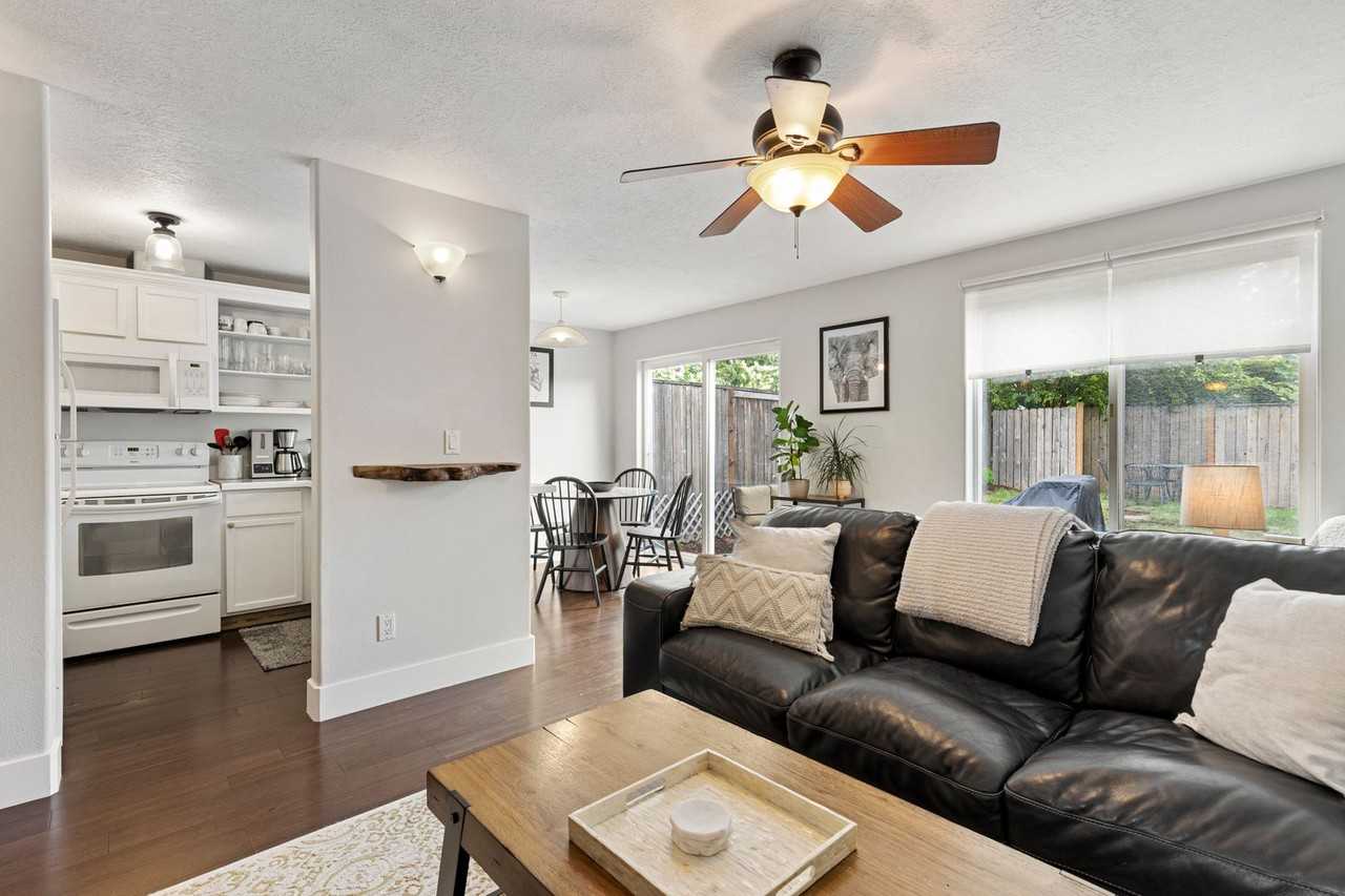 8945 North Calvert Avenue - Photo 5 of 22