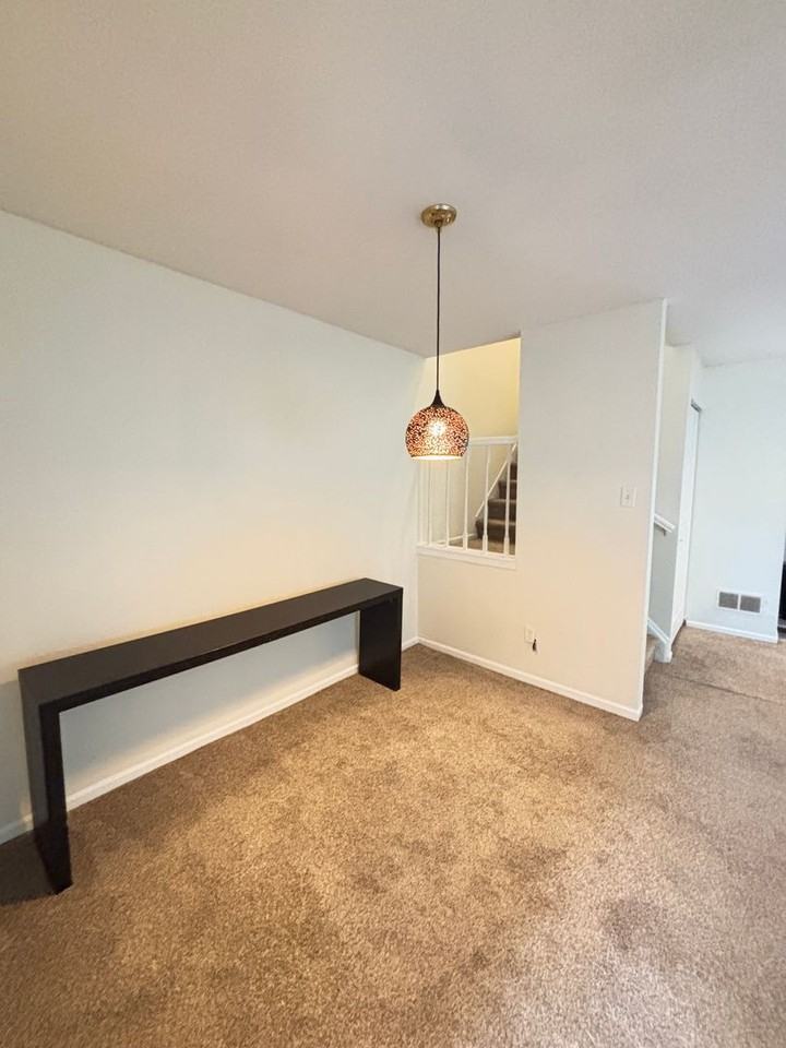 1708 Redwood Court - Photo 4 of 50