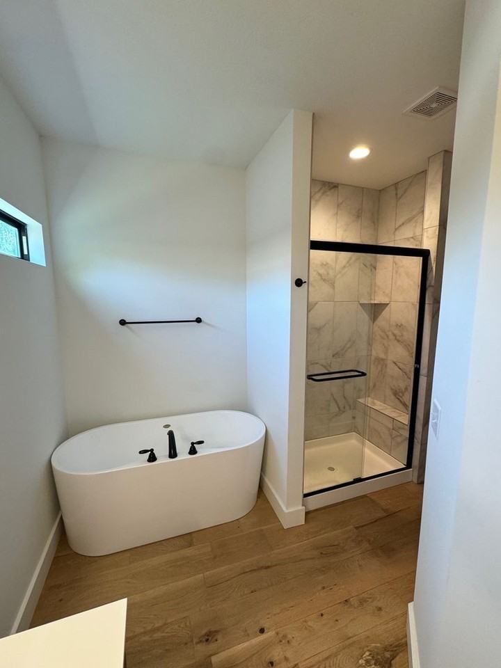 100 100 & 102 E. Maplewood Ln - Photo 4 of 15