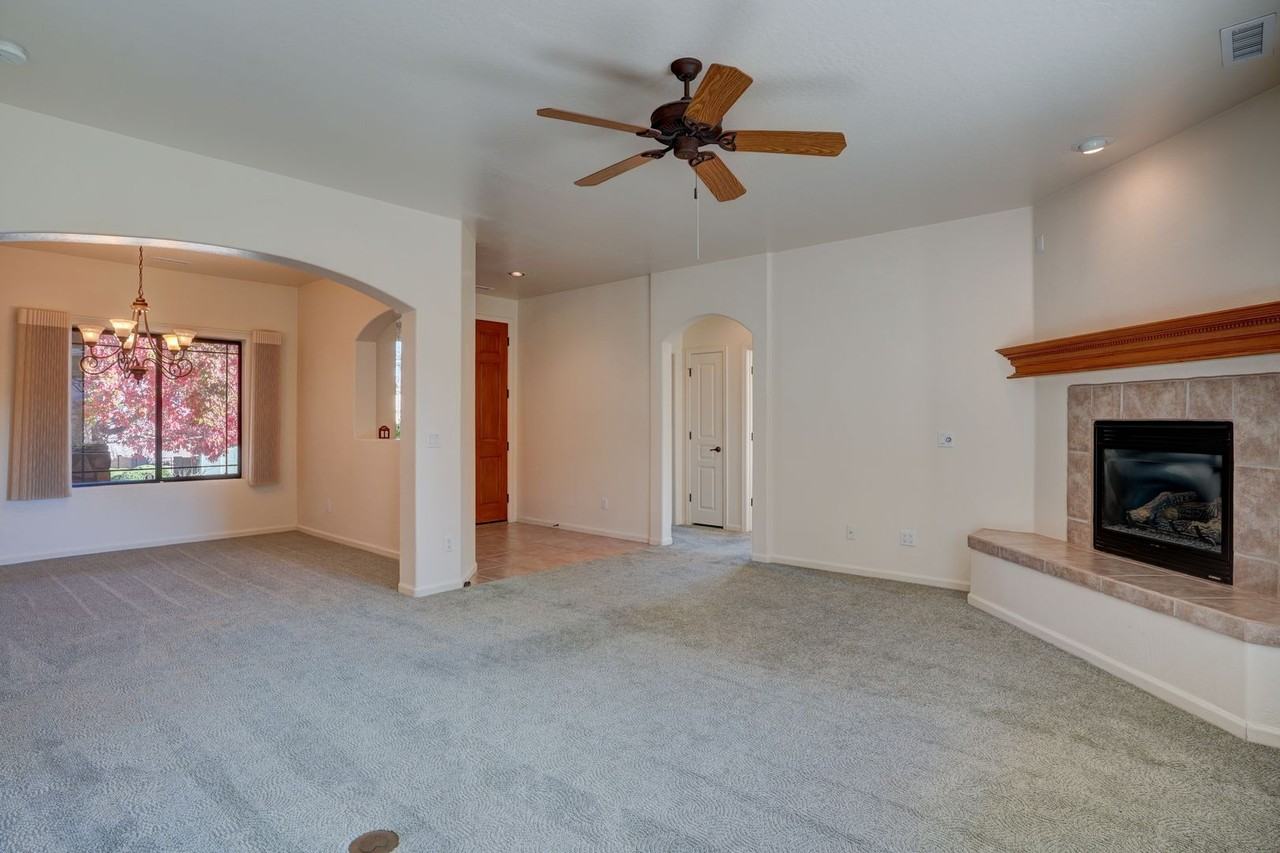 865 Crystal View Drive - Photo 7 of 40