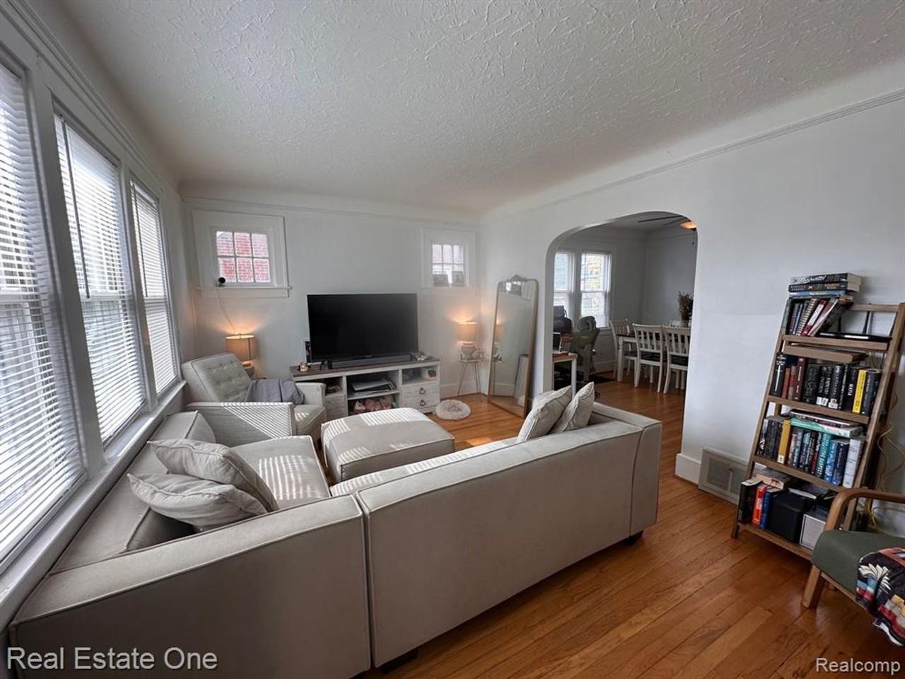 122 West Houstonia Avenue #A - Photo 2 of 16