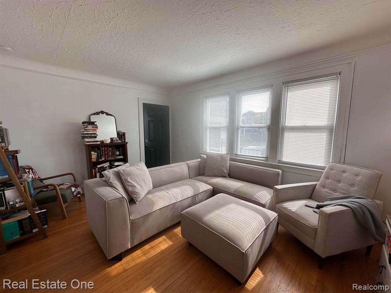 122 West Houstonia Avenue #A - Photo 4 of 16