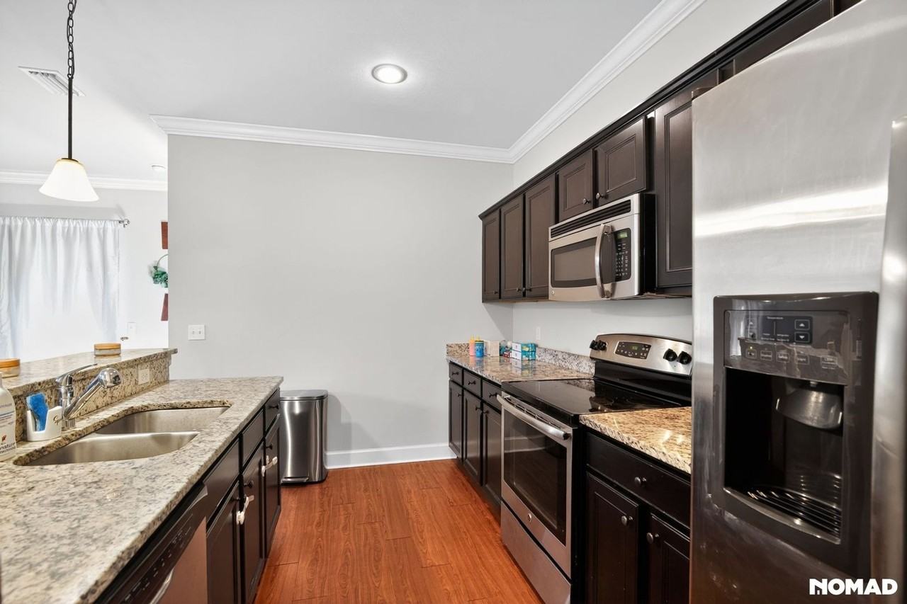 1731 Southwest 66th Drive - Photo 2 of 38