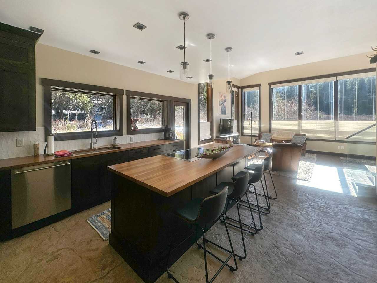 162 Doris Dr - Photo 5 of 23