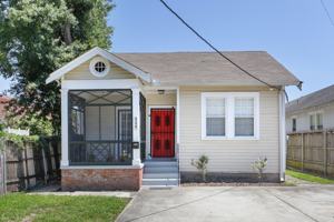 featured image of 4527 Eden St