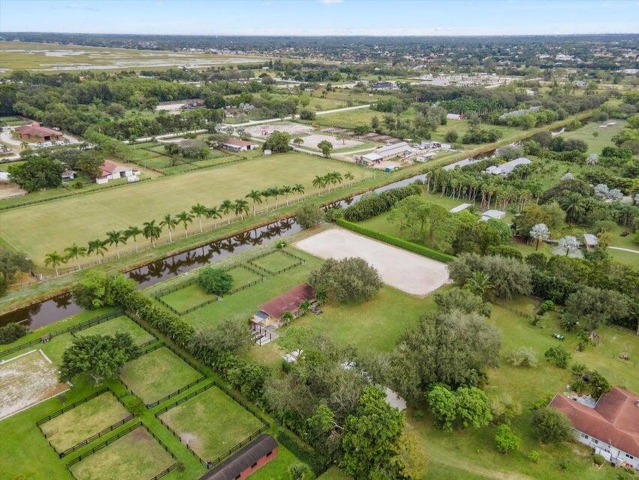 16693 Deer Path Ln - Photo 4 of 10