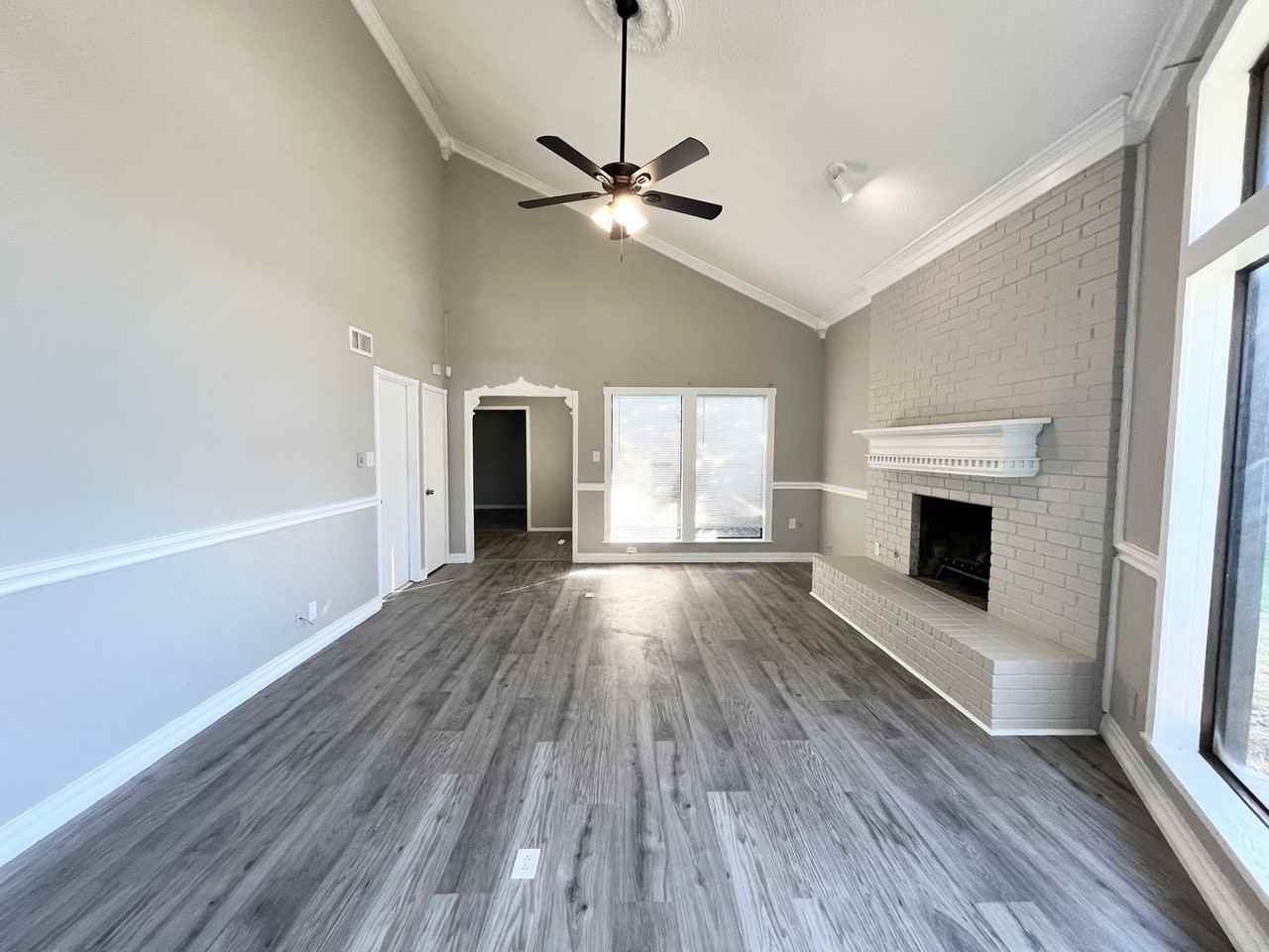 2201 Seville Ct - Photo 3 of 15