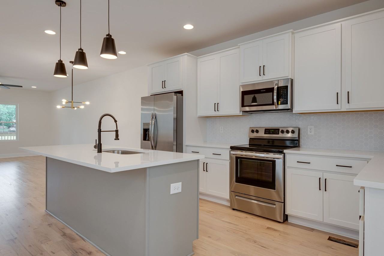 214 Eisenhower Drive - Photo 4 of 21