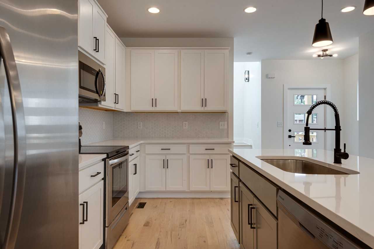 214 Eisenhower Drive - Photo 5 of 21