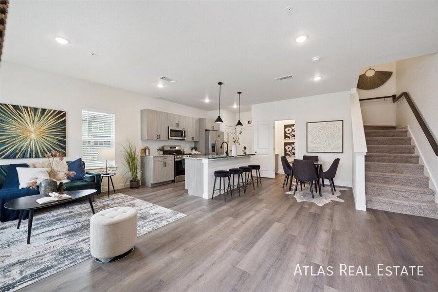 621 Homestead Avenue - Photo 3 of 50