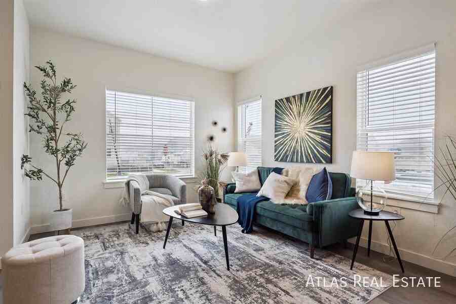 621 Homestead Avenue - Photo 5 of 50