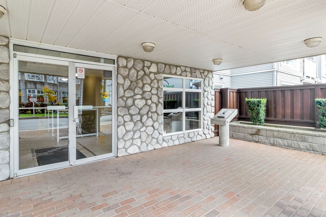 3142 Saint Johns Street #201 - Photo 3 of 23