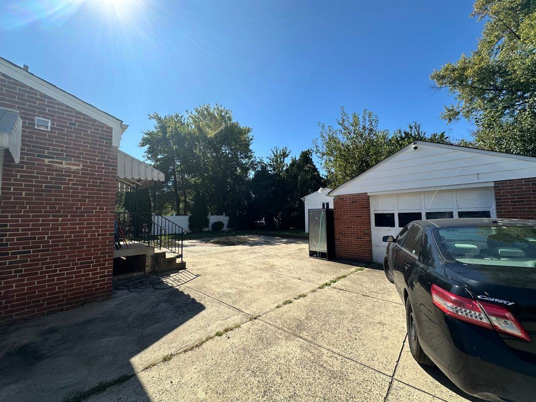 7002 21st Ave - Photo 3 of 3