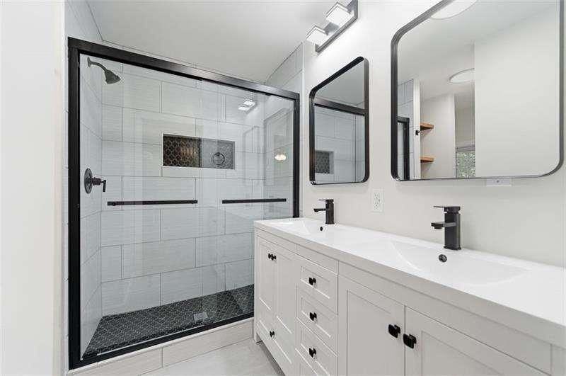 1003 Valley Dr Se - Photo 6 of 33