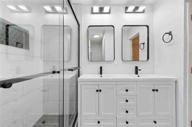 1003 Valley Dr Se - Photo 7 of 33