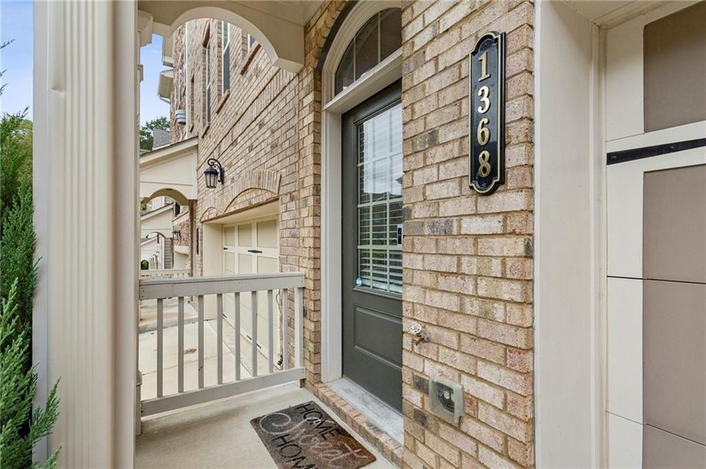 1368 Live Oak Ln - Photo 2 of 26