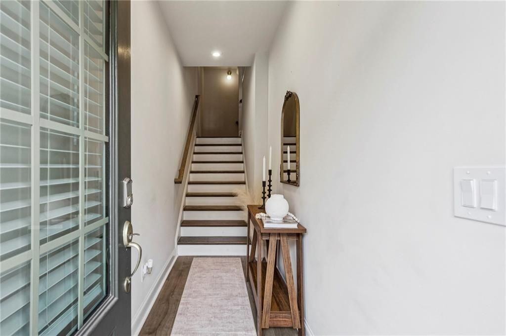 1368 Live Oak Ln - Photo 3 of 26