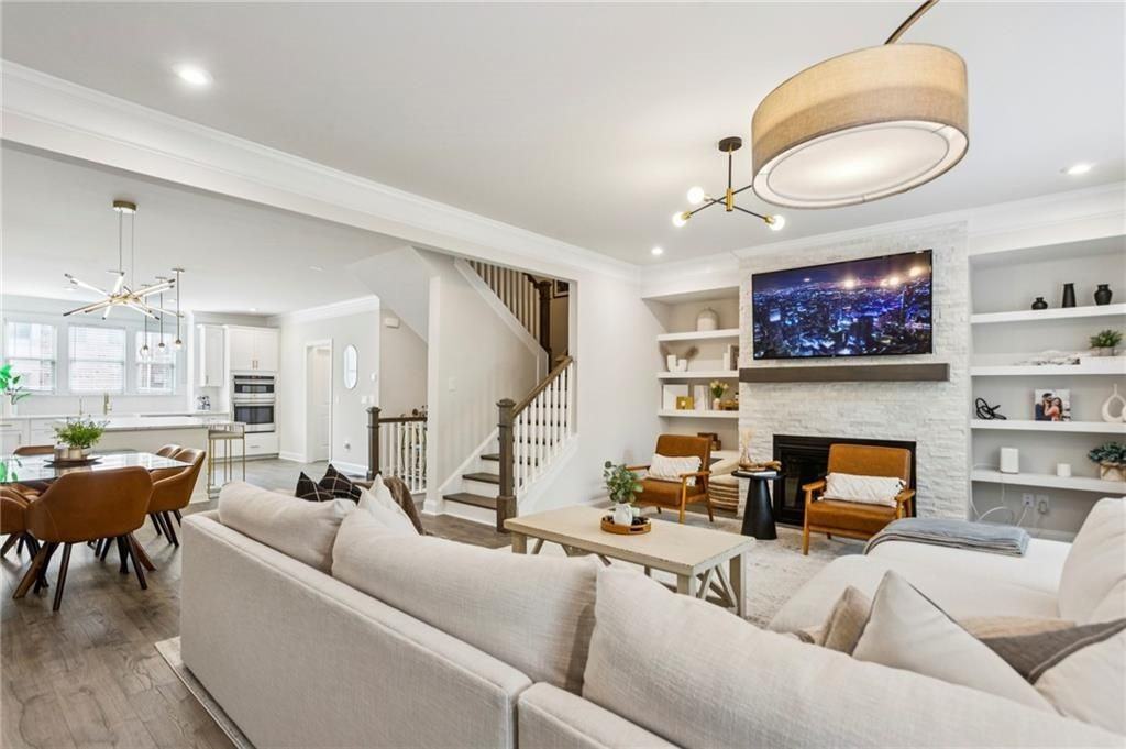 1368 Live Oak Ln - Photo 5 of 26