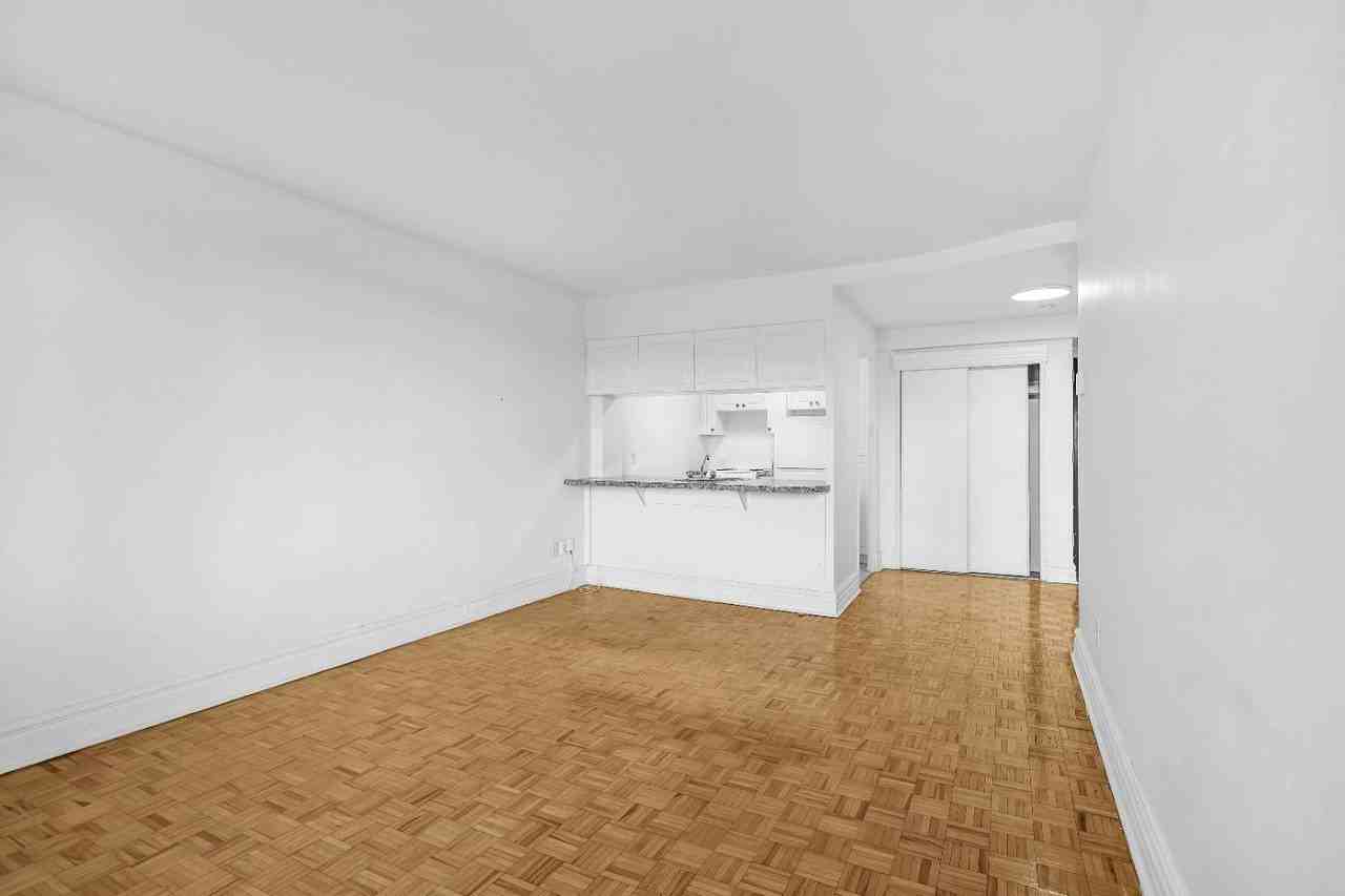 200 Av Kensington #726 - Photo 6 of 16