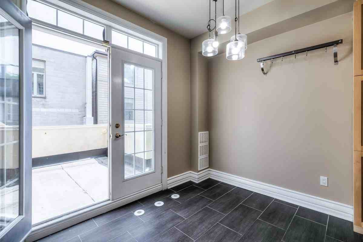 135 Massey St - Photo 3 of 36