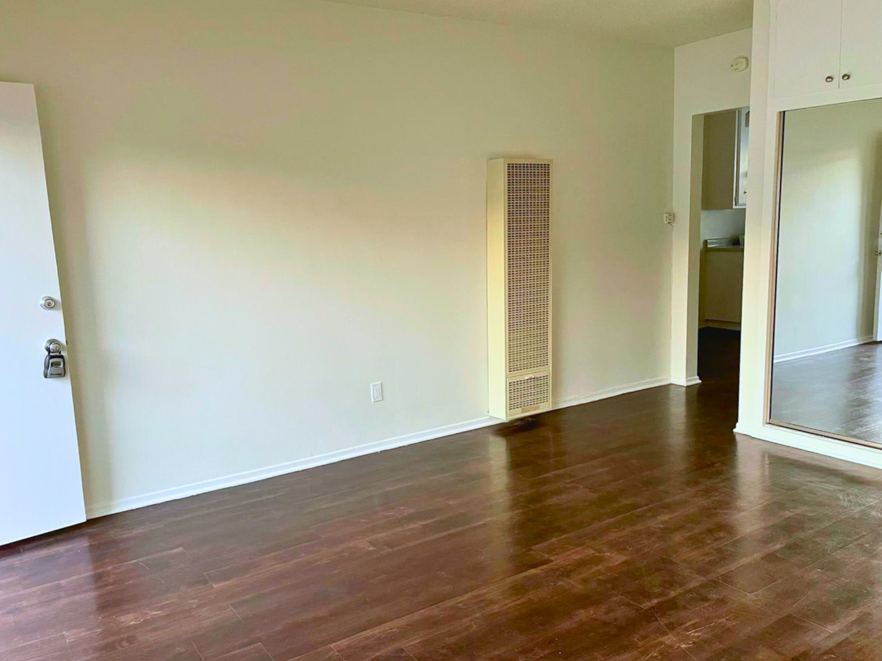 120 East Chestnut Street #20 - Photo 2 of 6