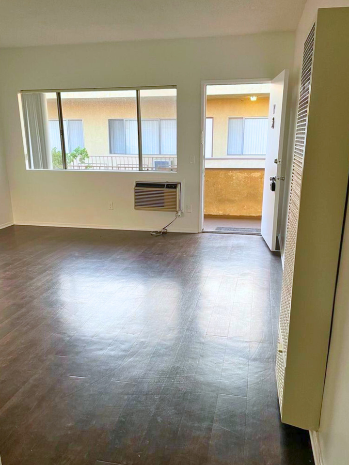 120 East Chestnut Street #20 - Photo 4 of 6