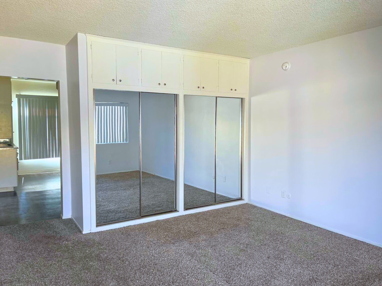 120 East Chestnut Street #20 - Photo 5 of 6