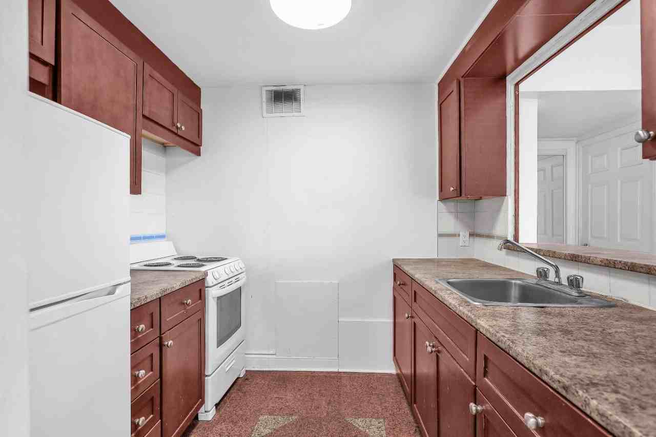 201 Avenue Metcalfe #409 - Photo 2 of 13