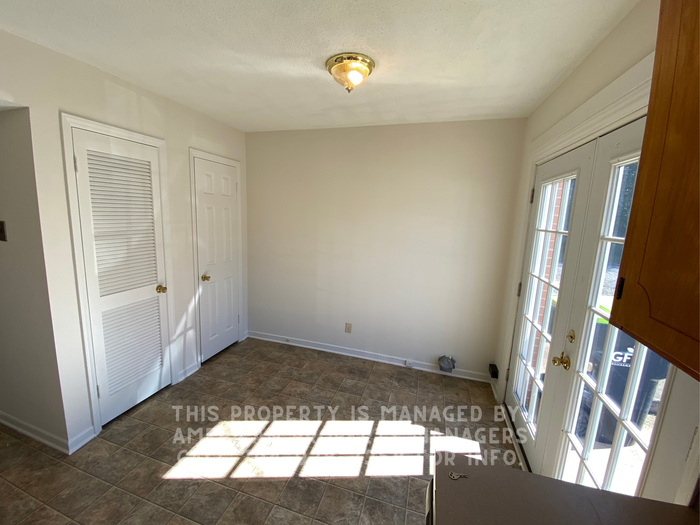 1116 Arbor Dr #4A - Photo 4 of 10