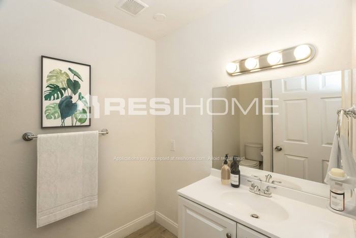 3011 Wilkinson Rd - Photo 5 of 20