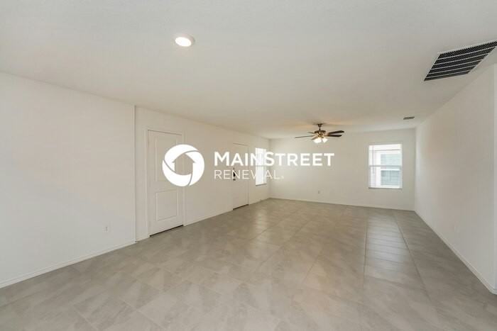 2312 Great Belt Boulevard - Photo 3 of 15