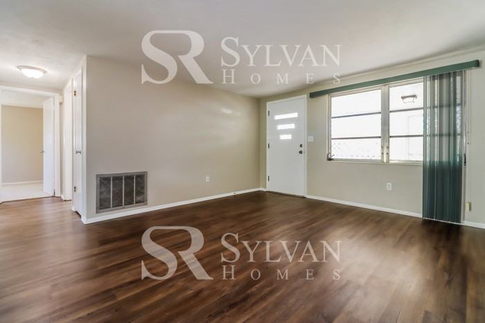 2536 Almond Dr - Photo 2 of 15