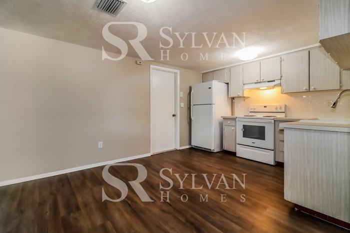 2536 Almond Dr - Photo 6 of 15