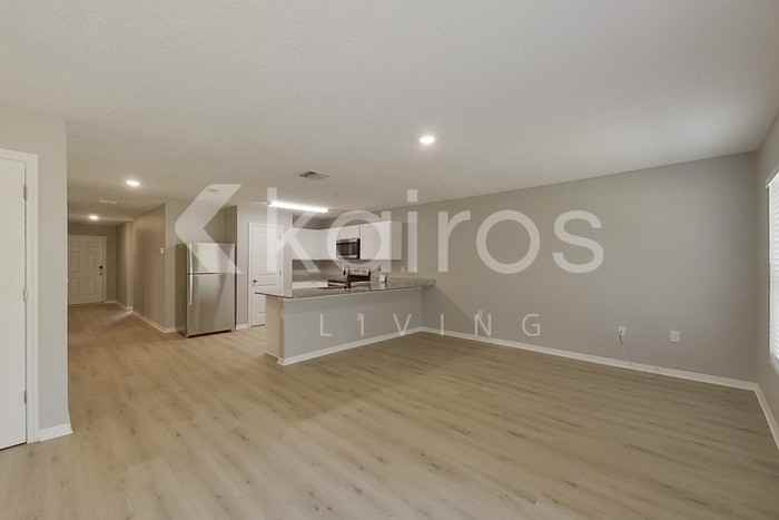 8833 N Vienna Dr - Photo 5 of 22