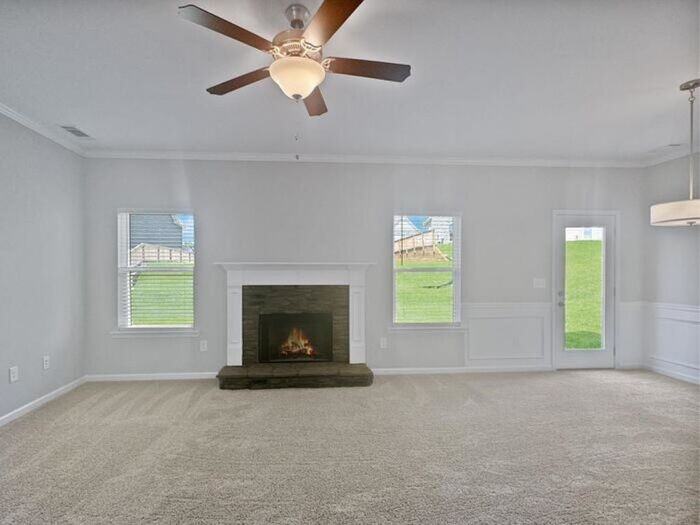 121 Liberty Bell Dr Ne - Photo 2 of 16