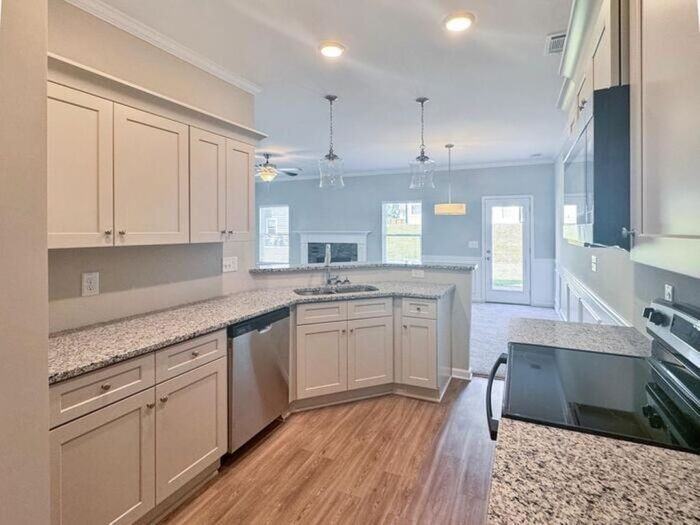 121 Liberty Bell Dr Ne - Photo 5 of 16