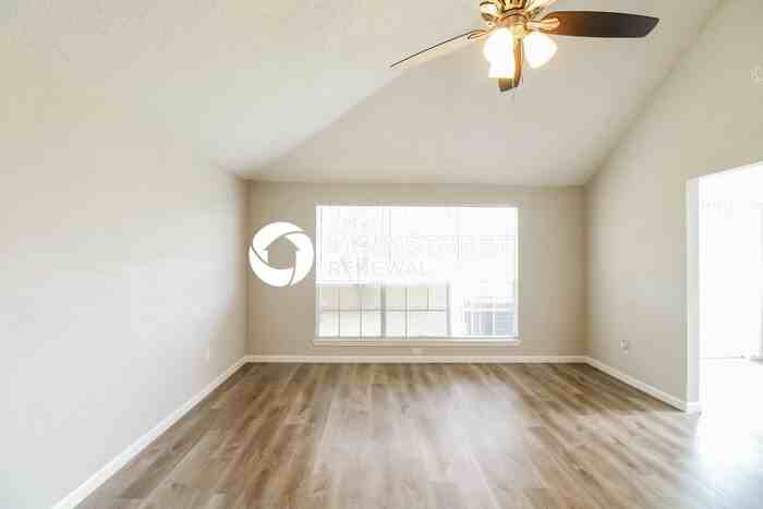 1806 Courtside Place Drive - Photo 7 of 17