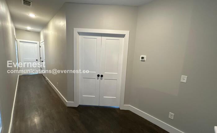 1705 Cass St - Photo 3 of 32