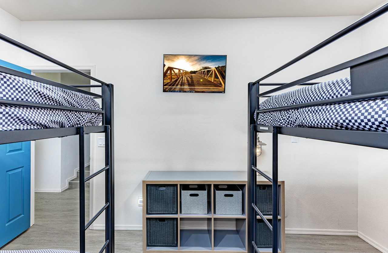 820 Avalon Avenue #NA - Photo 4 of 50