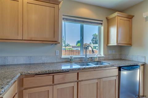 537 Se Oak Grove Ave #NA - Photo 6 of 23