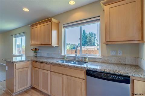 537 Se Oak Grove Ave #NA - Photo 7 of 23
